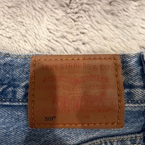 Levi Wedgie Straight Jeans!! Size 24. I wore them once so brand new. - Picture 3 of 4